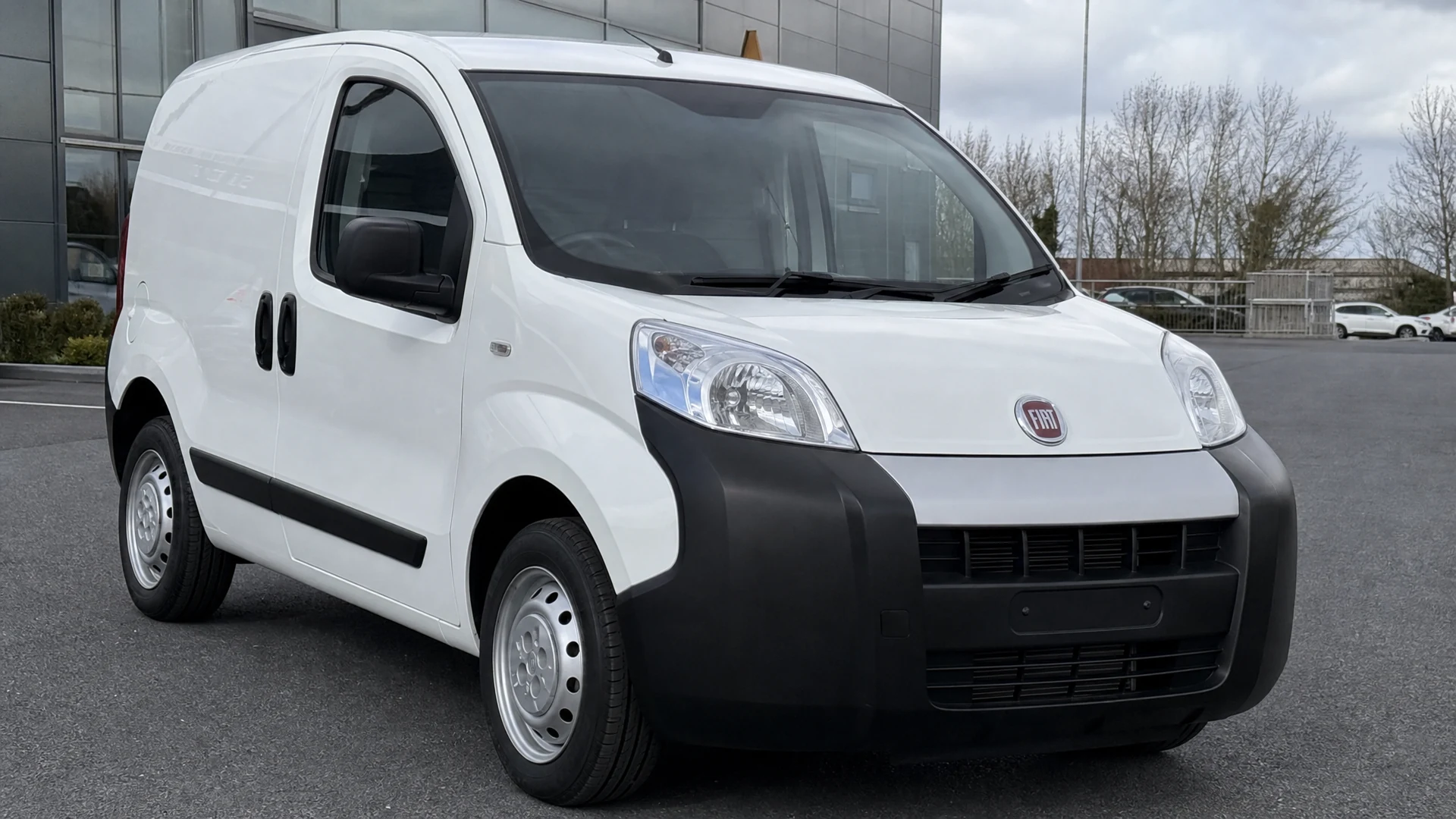 Kompakt ticari araç motor bakımı